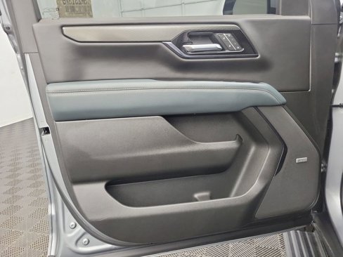 Used 2025 GMC Yukon XL AT4 w/ AT4 Premium Plus Package image 18