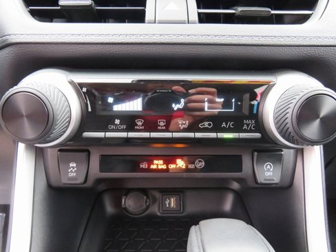Certified 2025 Toyota RAV4 LE image 26