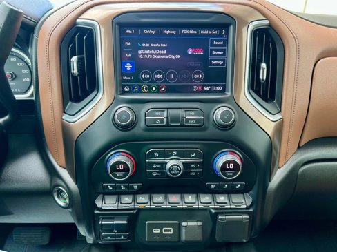Used 2022 Chevrolet Silverado 1500 High Country w/ Technology Package image 20