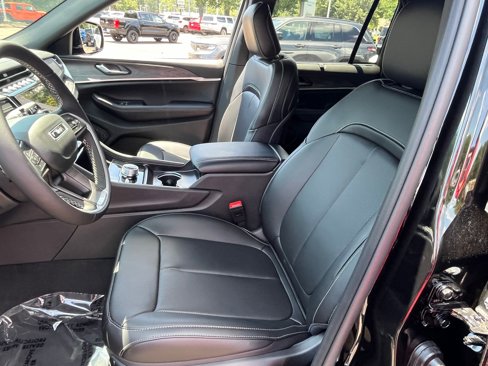 New 2025 Jeep Grand Cherokee Limited image 12