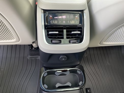 Certified 2025 Volvo XC90 T8 Plus w/ Protection Package Premier image 32