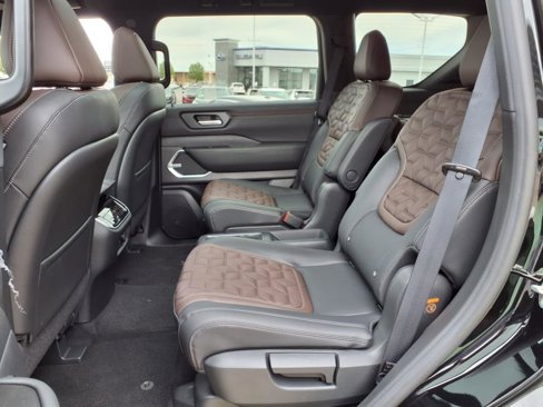 New 2025 Nissan Armada Platinum w/ Convenience Package image 8