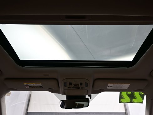 Used 2022 Toyota Highlander XLE image 19