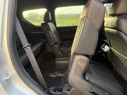 New 2026 Nissan Armada SL w/ Captain's Chari Seat Package image 28