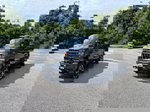 Used 2022 Chevrolet Silverado 1500 Custom w/ Safety Confidence Package image 1