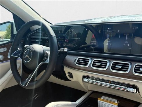 New 2026 Mercedes-Benz GLS 450 4MATIC image 25