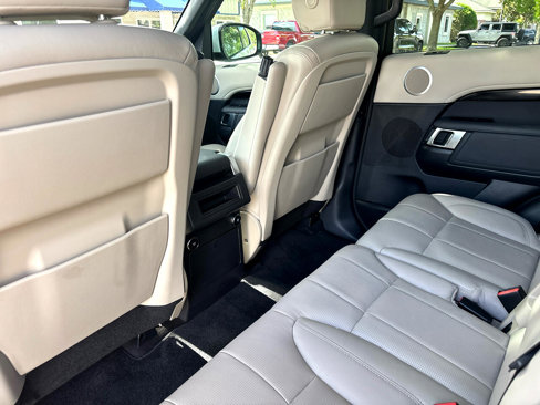 Used 2020 Land Rover Discovery SE image 39