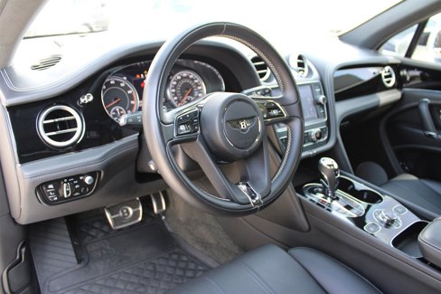 Used 2018 Bentley Bentayga image 26