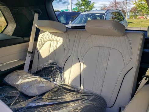 New 2026 BMW X7 xDrive40i w/ Executive Package image 12