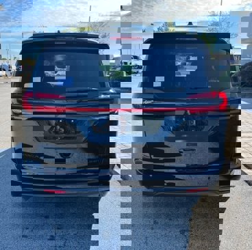 New 2026 Chrysler Pacifica Limited image 7