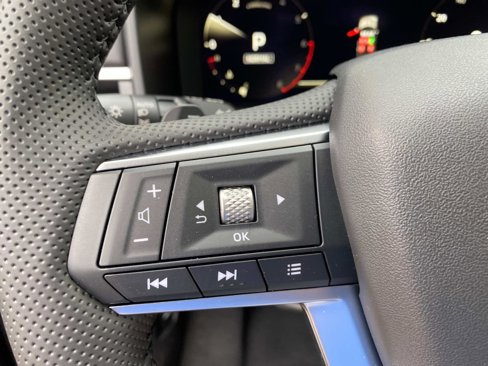 New 2025 Mitsubishi Outlander SE image 16