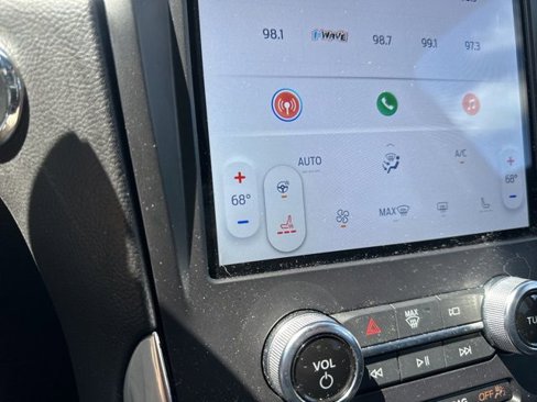 Used 2024 Ford Edge Titanium image 30