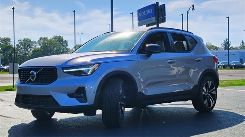 New 2026 Volvo XC40 B5 Ultra w/ Climate Package image 6
