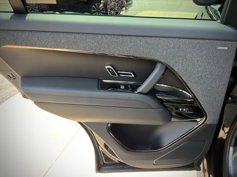 Used 2024 Land Rover Range Rover Sport Dynamic SE image 23