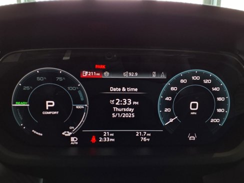 New 2025 Audi RS e-tron GT performance image 17