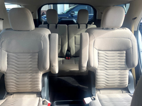 Used 2021 Ford Explorer XLT image 16