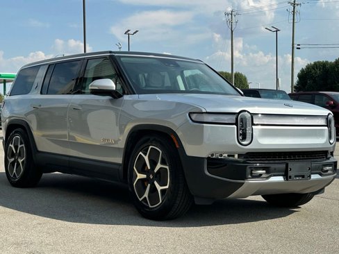 Used 2023 Rivian R1S Adventure image 13