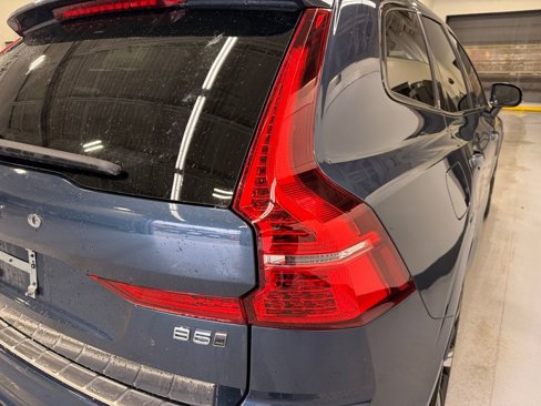 Used 2024 Volvo XC60 B5 Ultimate w/ Protection Package Premier image 5