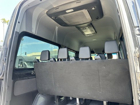 Used 2022 Mercedes-Benz Sprinter 2500 image 11