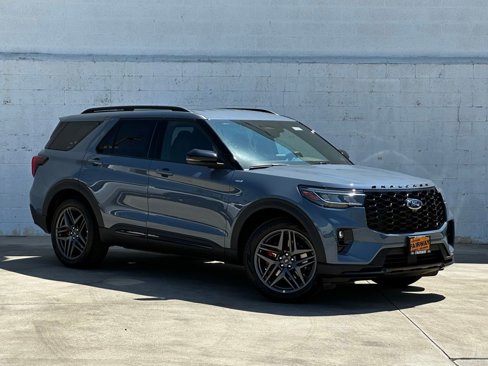 New 2025 Ford Explorer ST-Line w/ Premium Package image 1