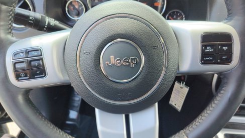 Used 2016 Jeep Compass High Altitude image 15