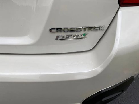 Used 2017 Subaru Crosstrek 2.0i Premium w/ Moonroof Package image 9