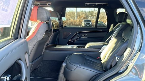 New 2025 Land Rover Range Rover SV image 27