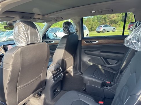 New 2025 Volkswagen Atlas SE image 7