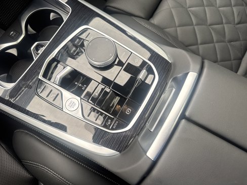 New 2026 BMW X7 xDrive40i w/ M Sport Package image 17
