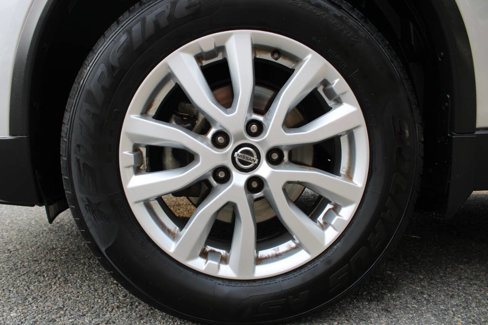 Used 2020 Nissan Rogue SV image 19