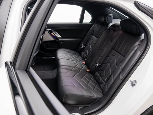 New 2025 BMW i7 eDrive50 w/ M Sport Package image 17