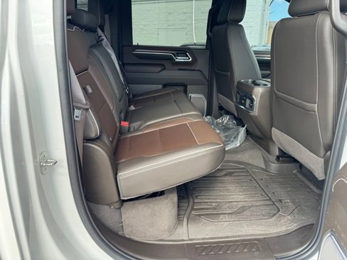 Used 2024 GMC Sierra 3500 Denali w/ Denali Reserve Package image 21