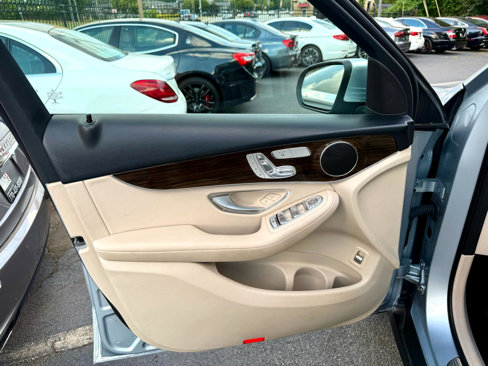 Used 2022 Mercedes-Benz GLC 300 image 12