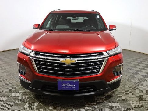 Used 2023 Chevrolet Traverse LT image 3