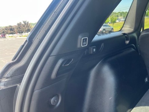 Used 2023 Jeep Grand Cherokee Altitude image 12