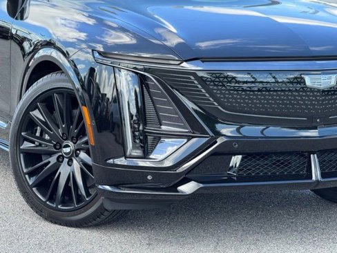 New 2026 Cadillac Lyriq V image 11