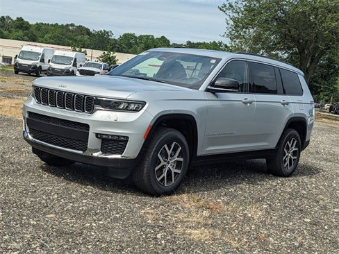 New 2025 Jeep Grand Cherokee L Limited image 5