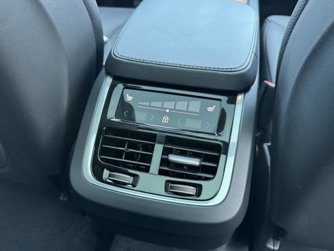 Used 2023 Volvo XC90 B6 Plus w/ Protection Package image 15