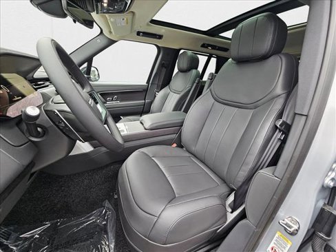 New 2025 Land Rover Range Rover SE image 4