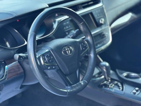 Used 2014 Toyota Avalon XLE image 18