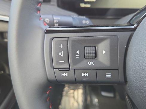 New 2026 Nissan Kicks SR w/ Cold Weather Package image 11