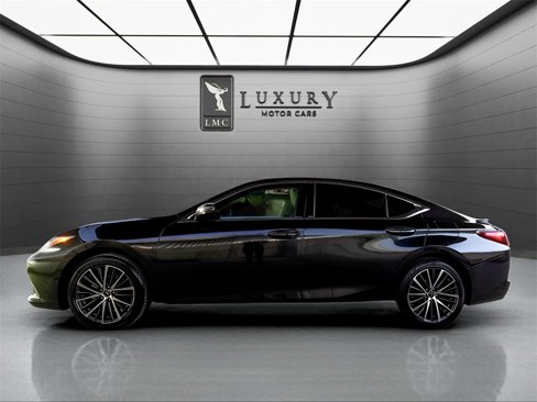 Used 2025 Lexus ES 350 w/ Premium Package image 4