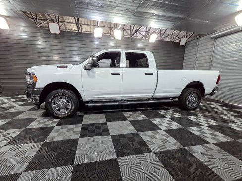 Used 2024 RAM 2500 Tradesman w/ Chrome Appearance Group image 8