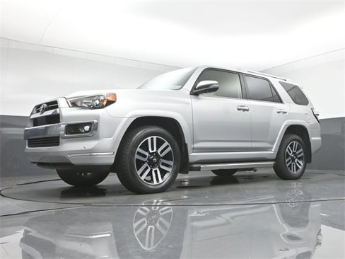 Used 2024 Toyota 4Runner Limited image 28