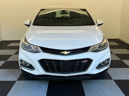 Used 2017 Chevrolet Cruze LT w/ Convenience Package image 2
