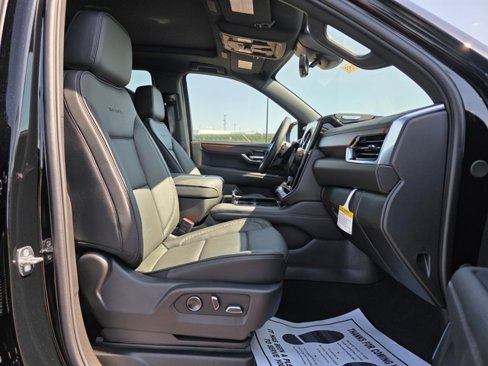 New 2025 GMC Yukon Denali w/ Denali Reserve Package image 28