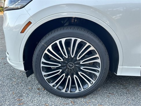 New 2025 Lincoln Aviator Black Label image 10