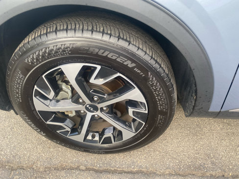 Used 2025 Kia Sportage EX w/ Premium Package image 15