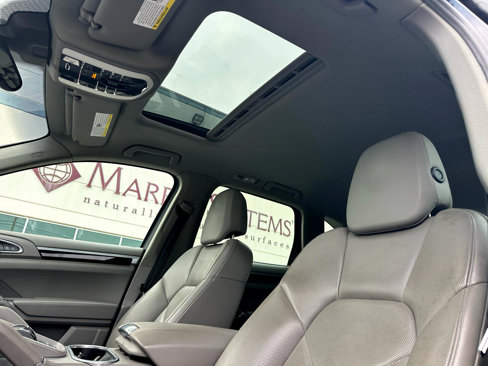 Used 2013 Porsche Cayenne image 19
