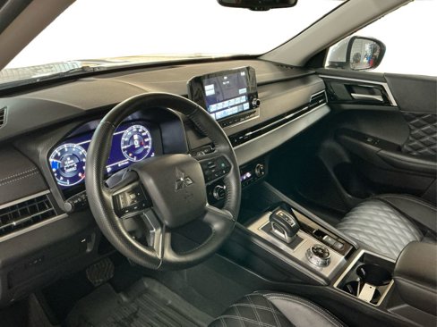 Used 2024 Mitsubishi Outlander SEL image 18